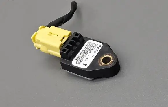 Hyundai i30 Airbag deployment crash/impact sensor 95930A6000