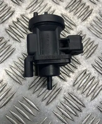 Mercedes-Benz E W211 Turbo solenoid valve A0005450427