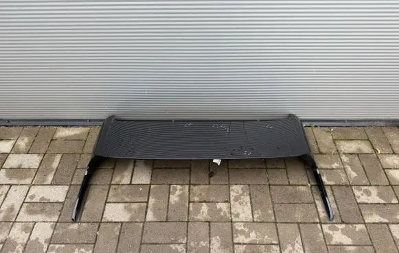 Tailgate/trunk spoiler
