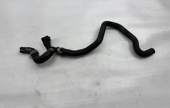 Volvo XC90 Engine coolant pipe/hose 32222643