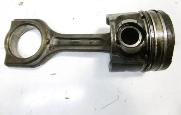 Peugeot 206 CC Piston 