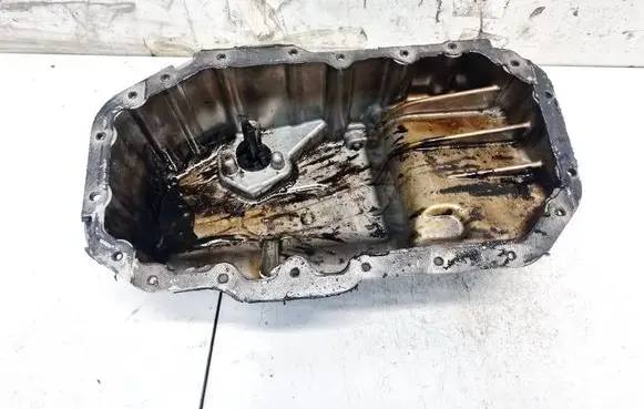 Volkswagen Golf V Oil sump 03C103603J
