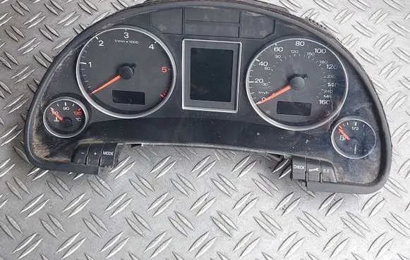 Audi A4 S4 B7 8E 8H Speedometer (instrument cluster) 8E0920951E