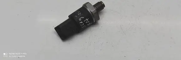 Volkswagen Golf III Coolant temperature sensor 08901002889