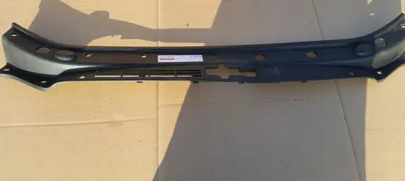 KIA Carens II Wiper trim