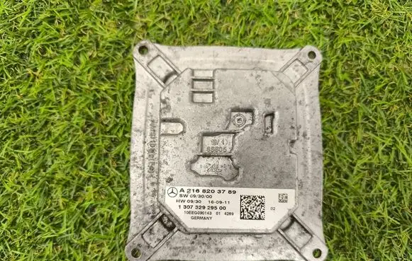 Mercedes-Benz S W221 Headlight ballast module Xenon A2168203789 130732929500 10EEG090143