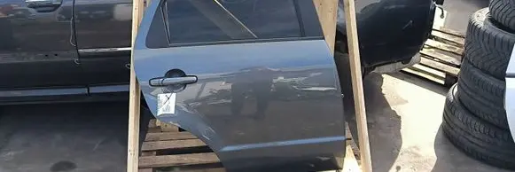 Suzuki SX4 Rear door