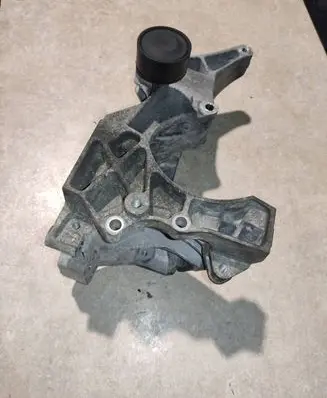 BMW X3 E83 Generator/alternator bracket 7802639 AC46000 13992010