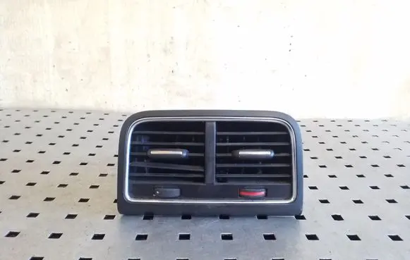 Audi Q5 SQ5 Rear air vent grill 8K0819203E 8K0819203