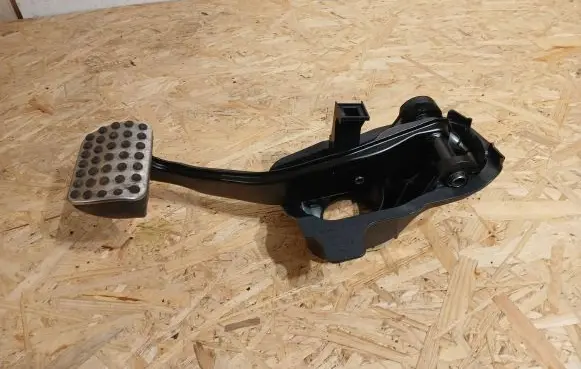 Mercedes-Benz GLC X253 C253 Brake pedal A2052920515 2925