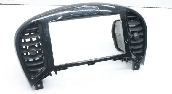 Nissan Juke I F15 Dashboard air vent grill cover trim 682601KE0A