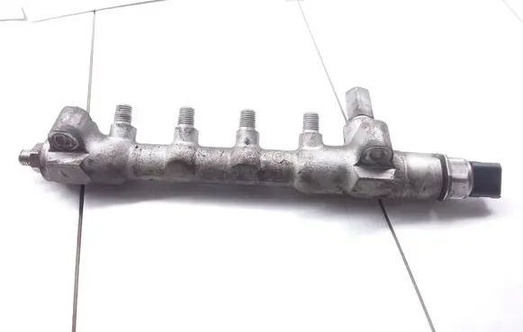 Opel Meriva B Fuel main line pipe 10213036041