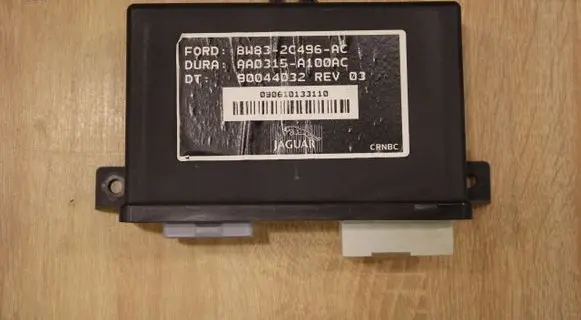 Jaguar XF X250 Hand brake control module 8W832C496AC