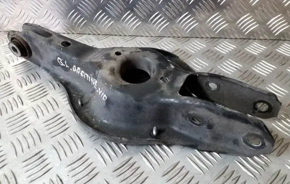 BMW 1 F20 F21 Rear upper control arm/wishbone 6867541