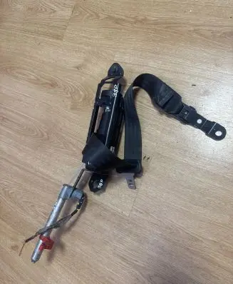 Volvo S60 Front seatbelt 6075637R0B 040111 1000069