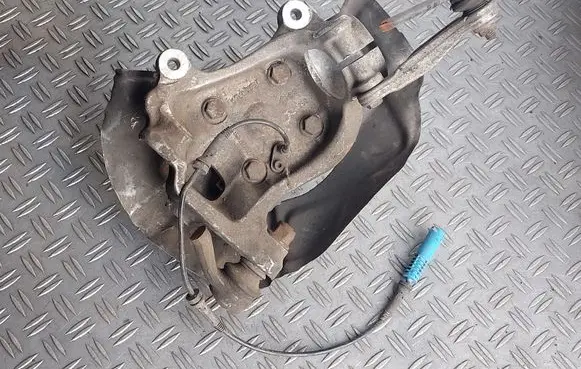BMW 5 E60 E61 Front wheel hub