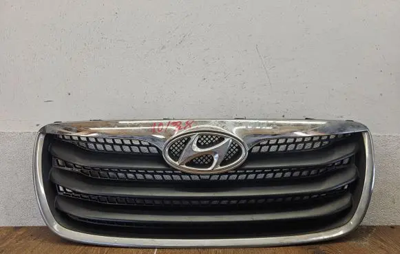 Hyundai Santa Fe Front bumper upper radiator grill 865612B710