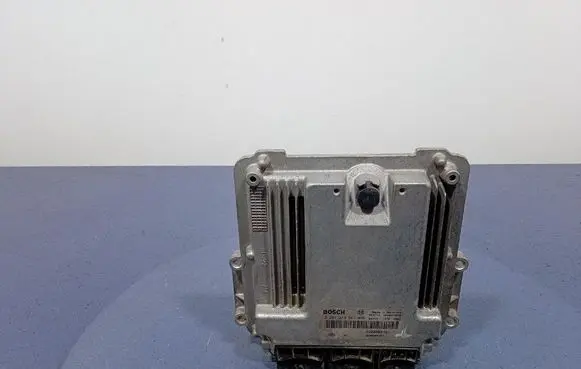 Renault Scenic II - Grand scenic II Engine control unit/module ECU 8200688494