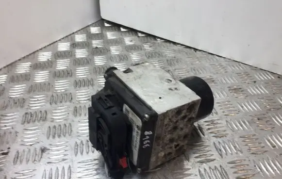 Volkswagen PASSAT B6 ABS Pump 3C0614109J 8166