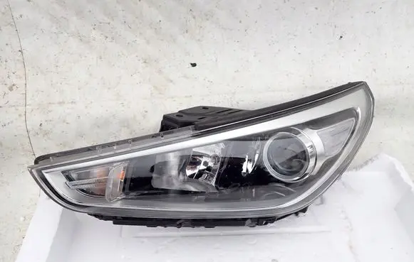Hyundai i30 Headlight/headlamp