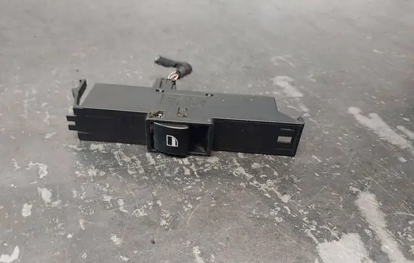 BMW 3 E46 Electric window control switch 6902177