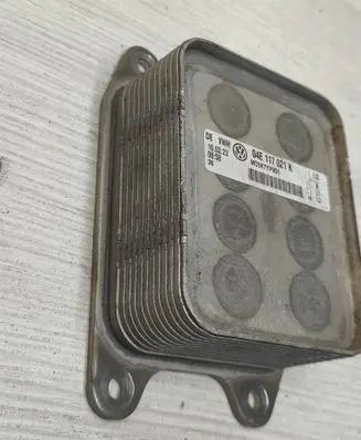 Engine oil radiator