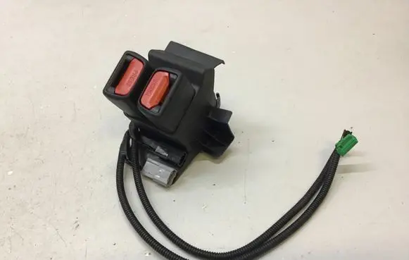 Toyota RAV 4 (XA50) Middle seatbelt buckle (rear) 81117 B630
