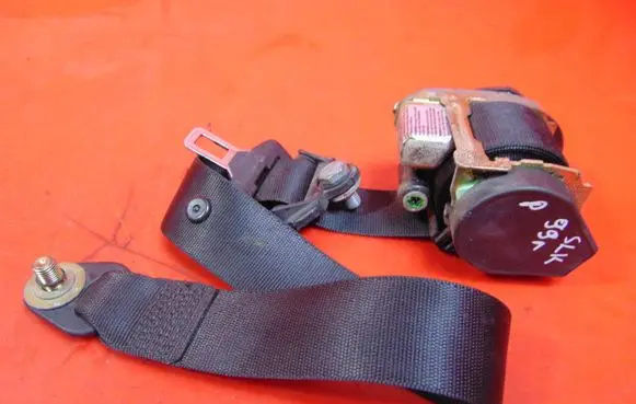 Mercedes-Benz SLK R170 Front seatbelt 566280201