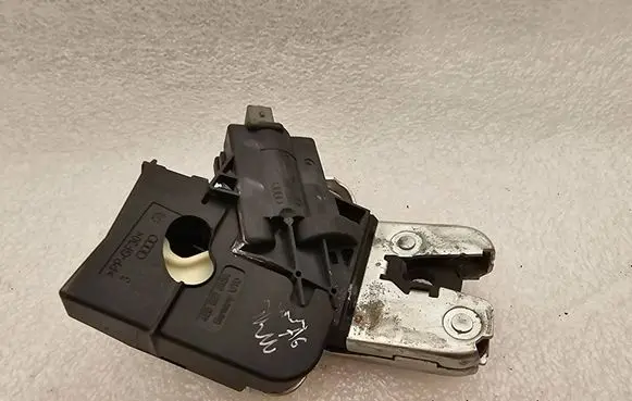 Audi A6 S6 C6 4F Tailgate/trunk/boot lock/catch/latch 4F5827505D 4E0827645A