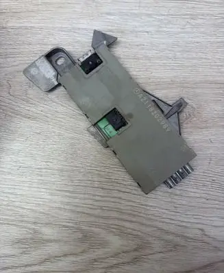 Mercedes-Benz E W211 Aerial antenna amplifier A2118202989 921866003