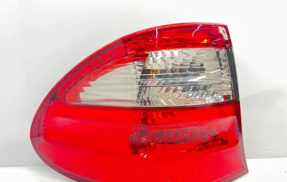 Mercedes-Benz E W211 Rear/tail lights A2118202764
