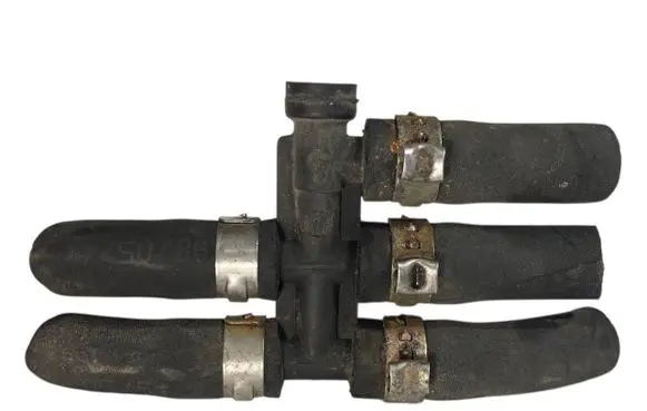BMW X5 E53 Fuel distributor 1184632