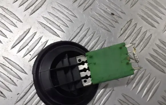 Skoda Fabia Mk1 (6Y) Heater blower fan relay 