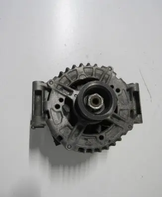 Mercedes-Benz E W212 Generator/alternator A1561540102 0986047863