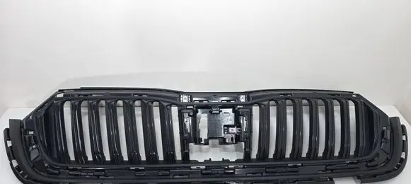 Skoda Octavia Mk4 Front bumper upper radiator grill 5E3853653