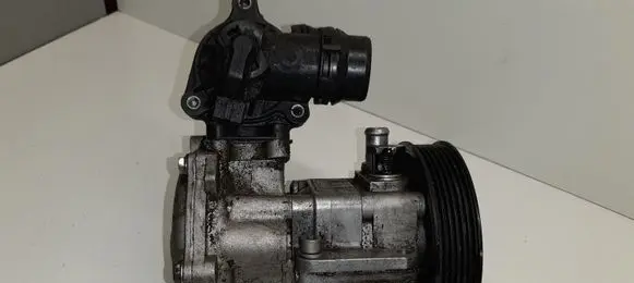 BMW 3 E46 Power steering pump 6756611 7512537