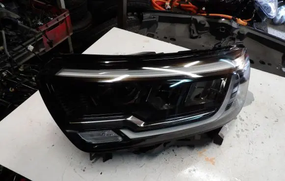 Renault Kangoo III Headlight/headlamp 260609916R 0004333