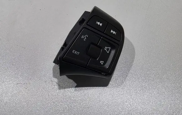 Volvo V60 Steering wheel buttons/switches 31318643