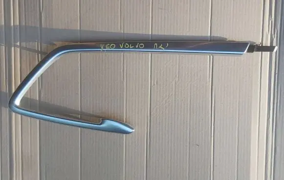 Volvo V60 Front door trim (molding) 8635848 00021