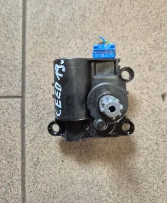 KIA Ceed Air flap motor/actuator D332EDFAA02