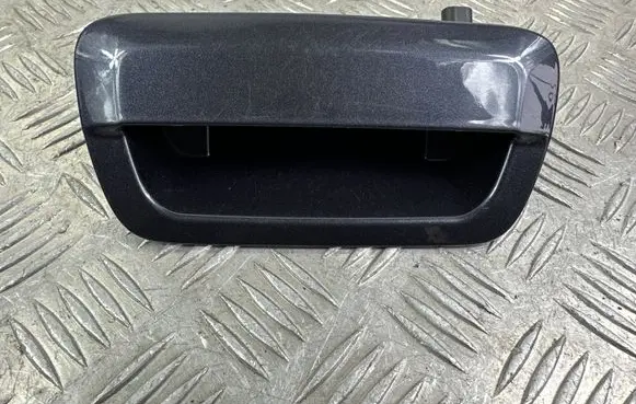 Tailgate opening switch