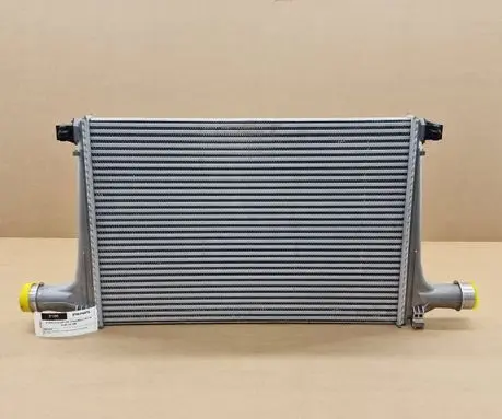 Volkswagen Touareg III Intercooler radiator