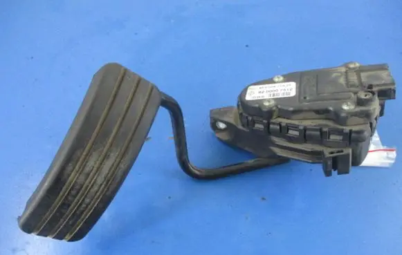 Renault Espace - Grand espace IV Accelerator throttle pedal 8200007512