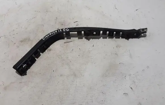Rear bumper mounting bracket