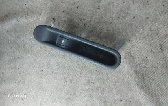Renault Espace - Grand espace IV Electric window control switch 31144M