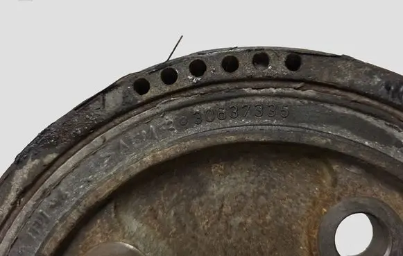 Volvo XC90 Crankshaft pulley 30637335