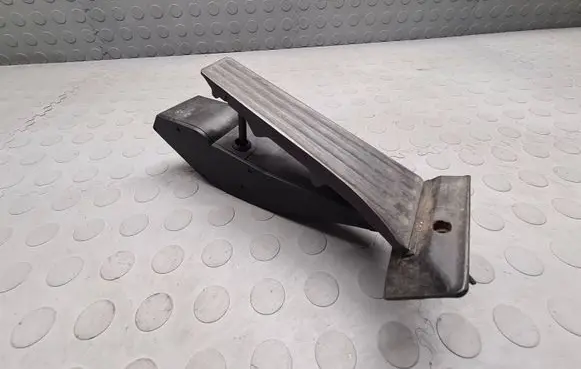 BMW X3 E83 Accelerator throttle pedal 6772645 25916010 1505081
