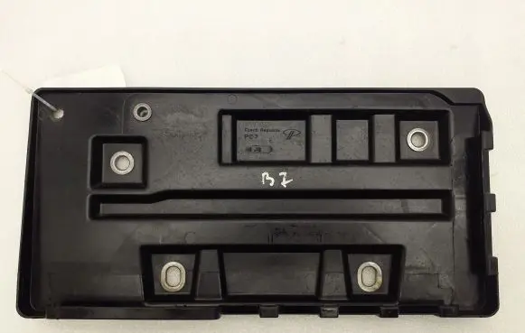 Volkswagen PASSAT B7 Battery tray 3C0804869