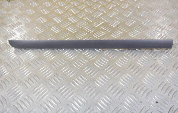 Volkswagen Touran I Dashboard glove box trim 1T1858415B