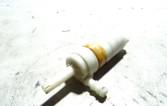 KIA Sorento Headlight washer pump 